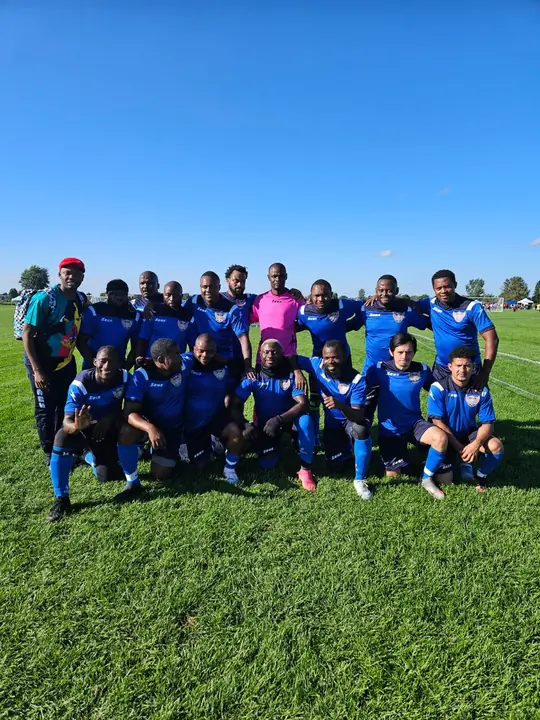 CAVFC team photo in blue kits